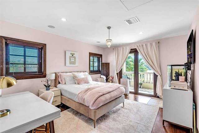 Mediterrane Villa an der Bucht, Bay Drive, Bild 20