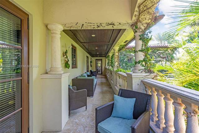 Mediterrane Villa an der Bucht, Bay Drive, Bild 23