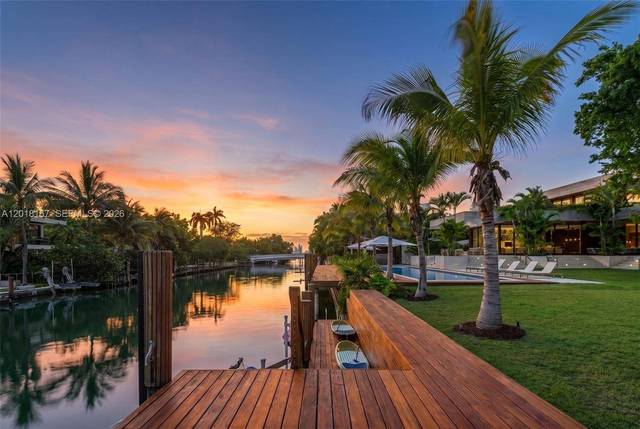 Wasserfront-Anwesen auf Sunset Islands III, Bild 90