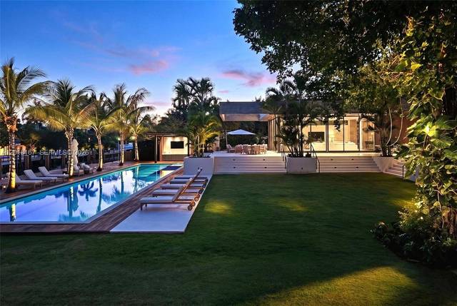 Wasserfront-Anwesen auf Sunset Islands III, Bild 94