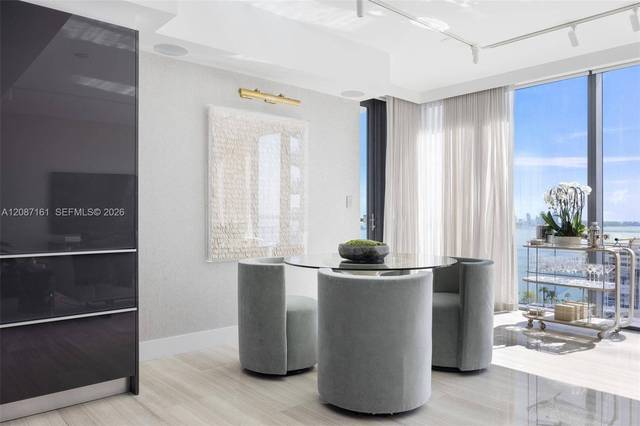 Eckresidenz der 01-Linie im Echo Brickell, Bild 4