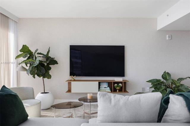 Eckresidenz der 01-Linie im Echo Brickell, Bild 11