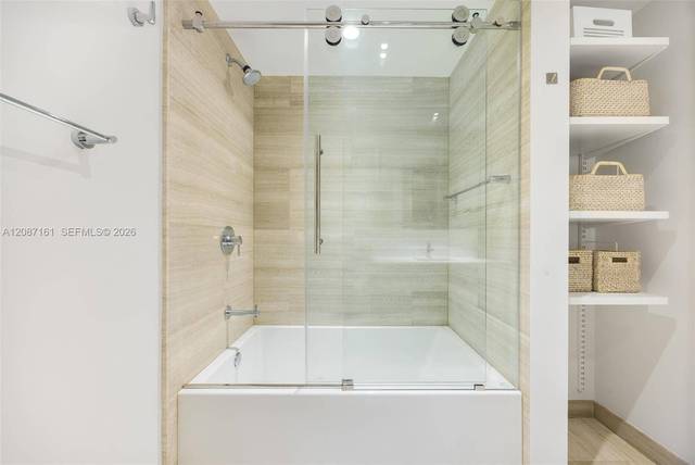 Eckresidenz der 01-Linie im Echo Brickell, Bild 19