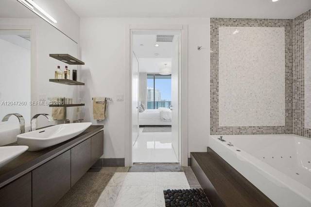 Residenz im 51. Stock des EPIC, Downtown Miami, Bild 32