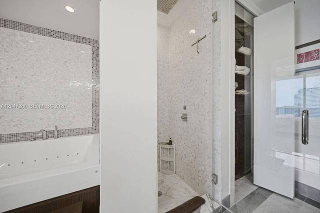 Residenz im 51. Stock des EPIC, Downtown Miami, Bild 33