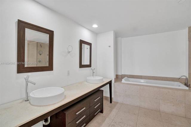 Wohnung mit Ozeanblick im Icon Brickell, Bild 20