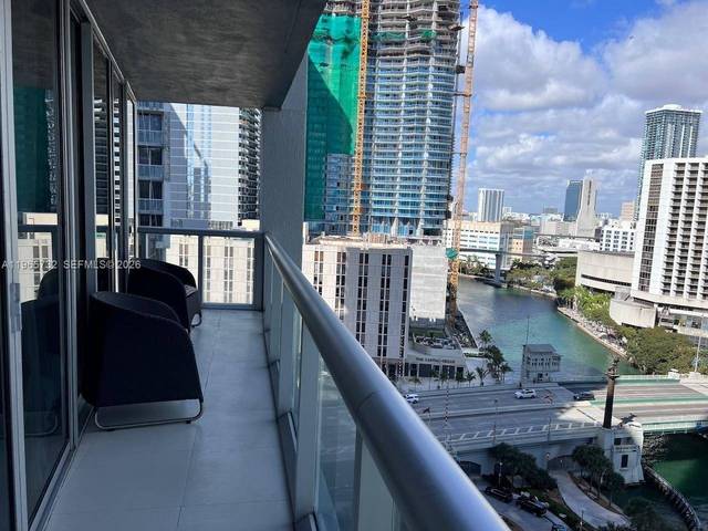 Eckwohnung im 17. Stock des Icon Brickell, Bild 3