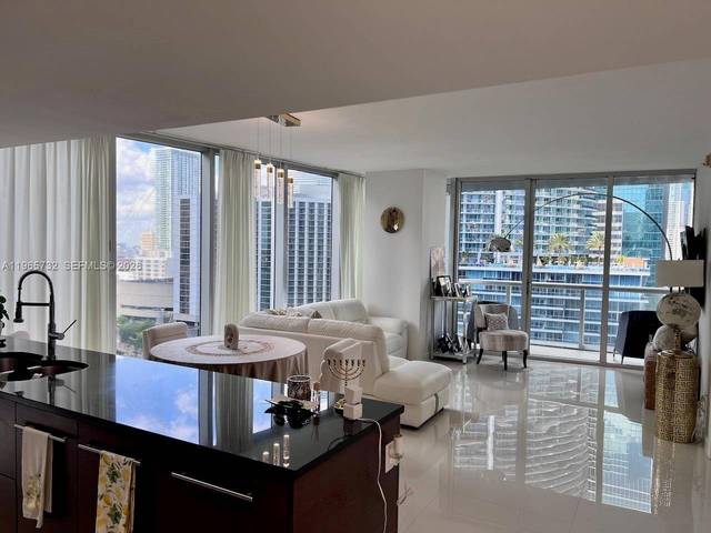 Eckwohnung im 17. Stock des Icon Brickell, Bild 4