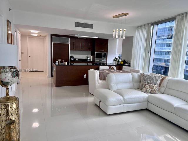 Eckwohnung im 17. Stock des Icon Brickell, Bild 7