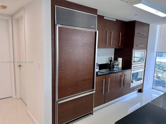 Eckwohnung im 17. Stock des Icon Brickell, Bild 8