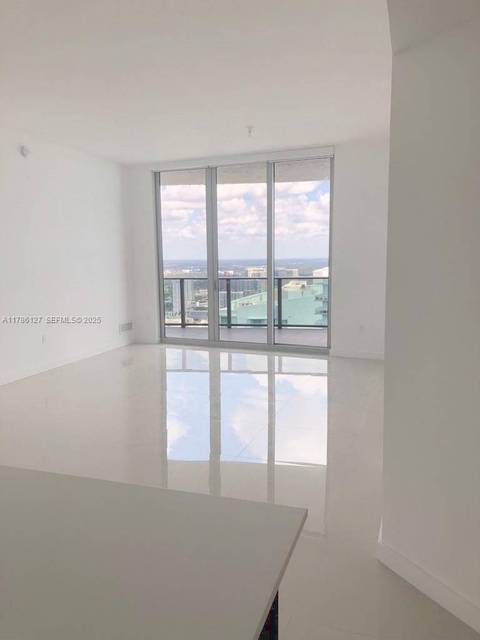 Wohnung mit Buchtblick im Aria on the Bay, Bild 2