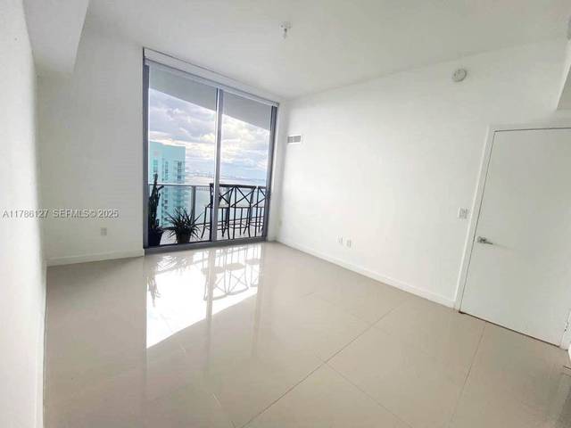 Wohnung mit Buchtblick im Aria on the Bay, Bild 4