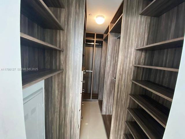Wohnung mit Buchtblick im Aria on the Bay, Bild 11