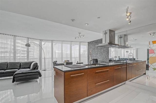 Residenz am Wasser in Icon Brickell Tower 2