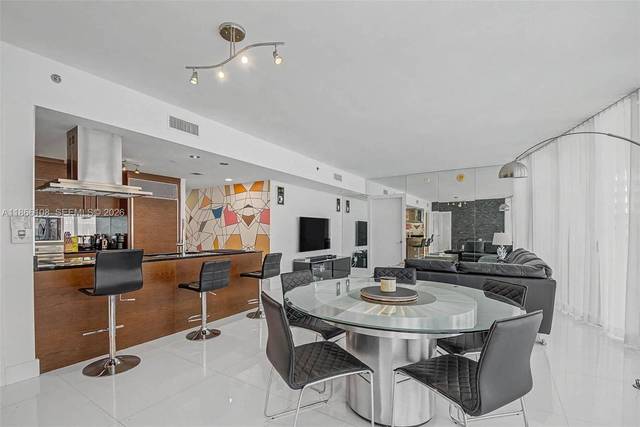 Residenz am Wasser in Icon Brickell Tower 2, Bild 5