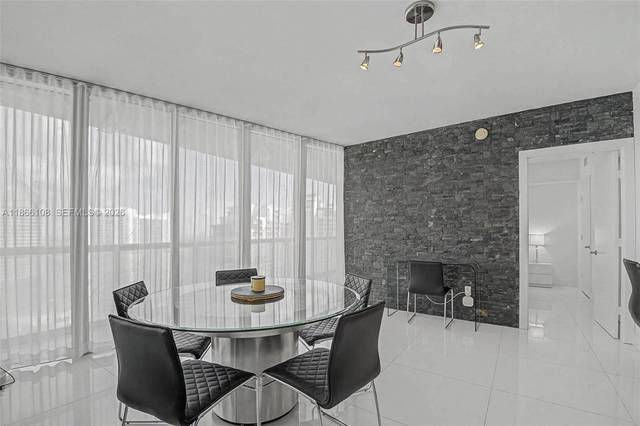 Residenz am Wasser in Icon Brickell Tower 2, Bild 23