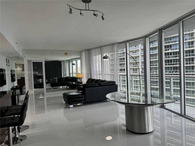 Residenz am Wasser in Icon Brickell Tower 2, Bild 28