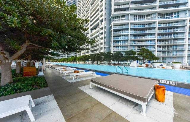 Residenz am Wasser in Icon Brickell Tower 2, Bild 34