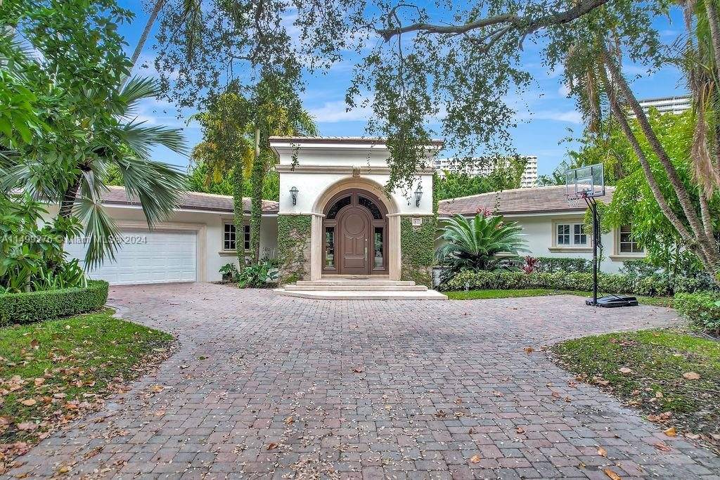 Mediterrane Villa in Bal Harbour Village