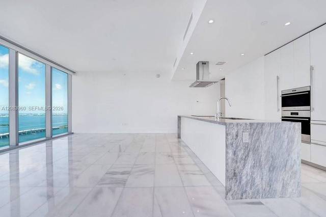 Eckwohnung in hoher Etage im Missoni Baia, Bild 3