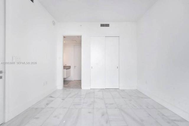 Eckwohnung in hoher Etage im Missoni Baia, Bild 27