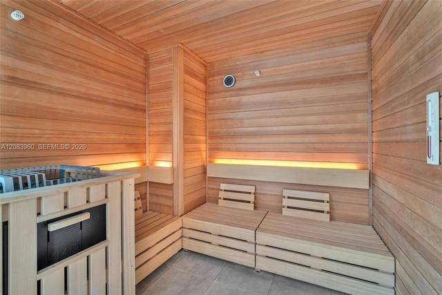 Eckwohnung in hoher Etage im Missoni Baia, Bild 62